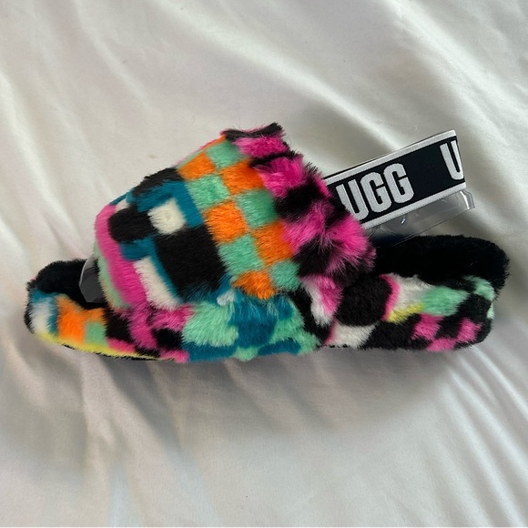 Fluff Yeah UGG slides - Picture 9 of 14